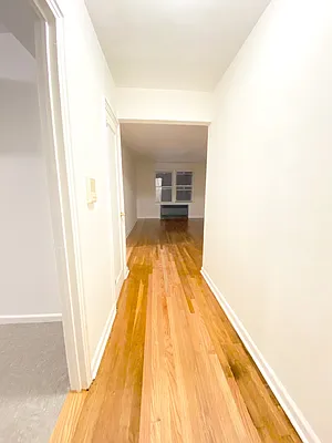 Rented by Queens Apartments Realty LLC | media 8