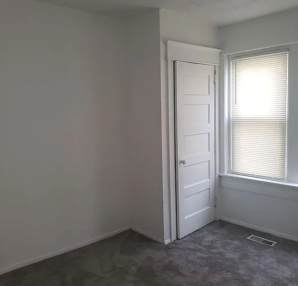 209 Cedar Ave — Photo 7