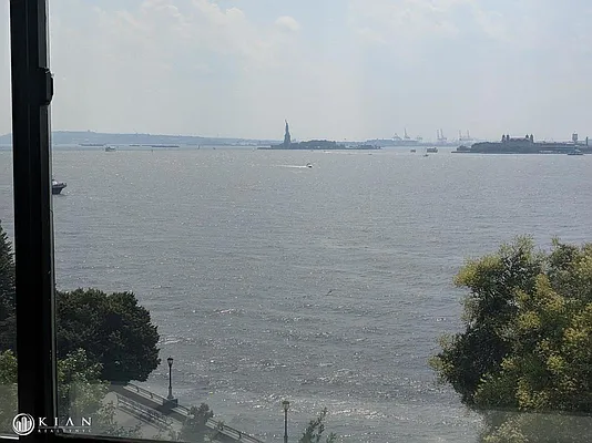 Rented by Oxford Property Group | media 14