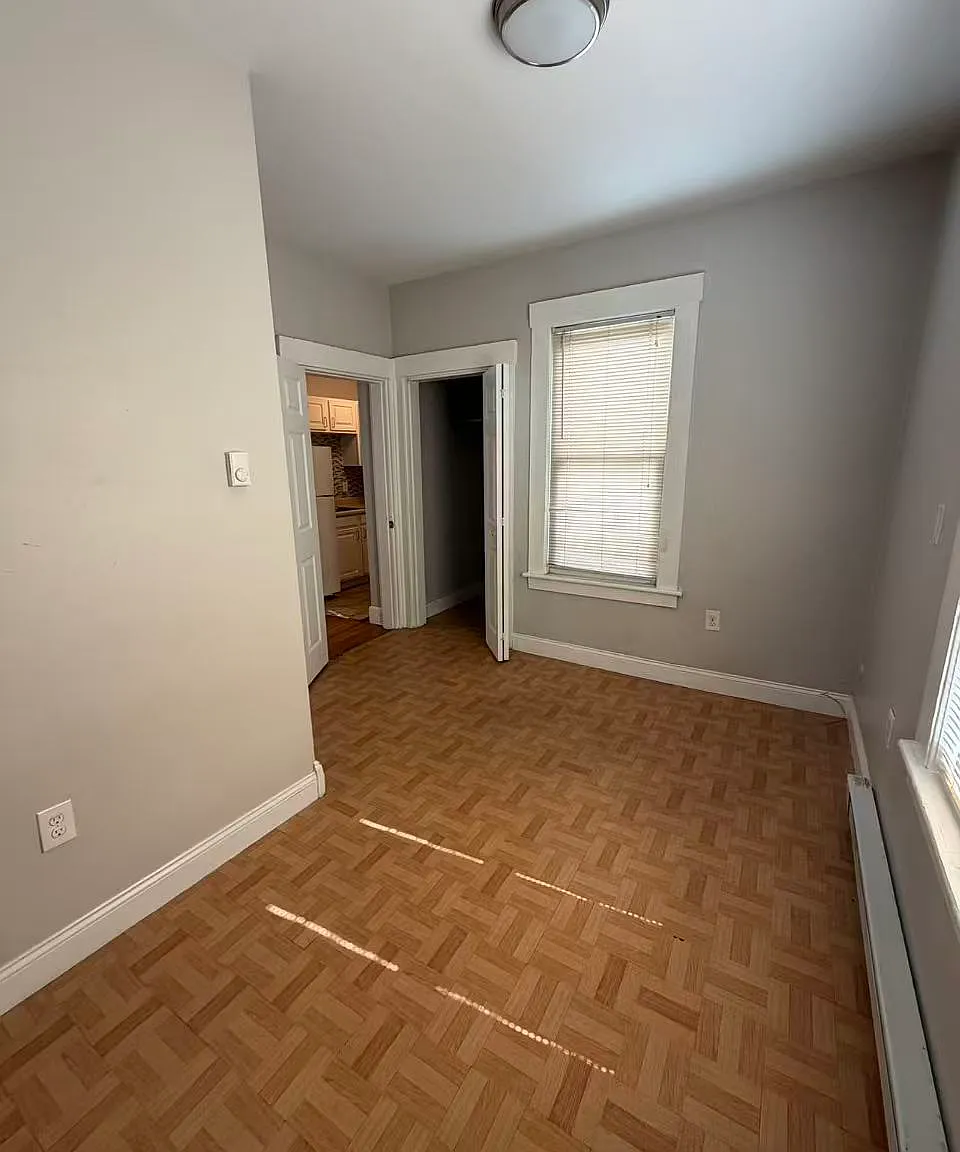 3 bed, 9999 sqft, $3,300 — Photo 1