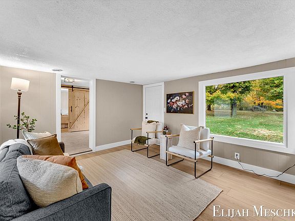 4th image of 5760 Sunfish Lake Ave NE