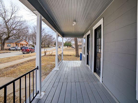 4th image of 702 S Trenton Ave #704