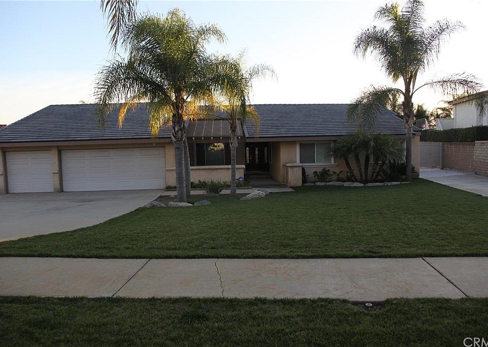 1st image of 9369 Apricot Ave