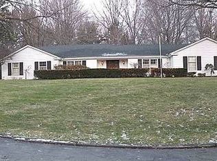 57 Redfern Dr, Youngstown, OH