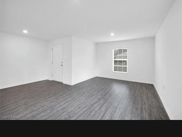 2720 NE 7th Place Cpe — Photo 5