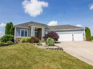 1012 Osprey Ct, Kendallville, IN 46755
