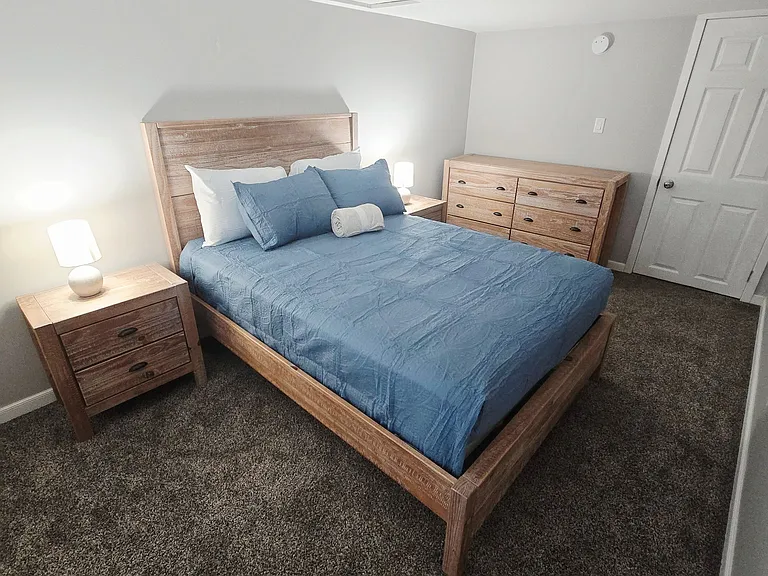 831 W Pearl St #100 — Photo 10