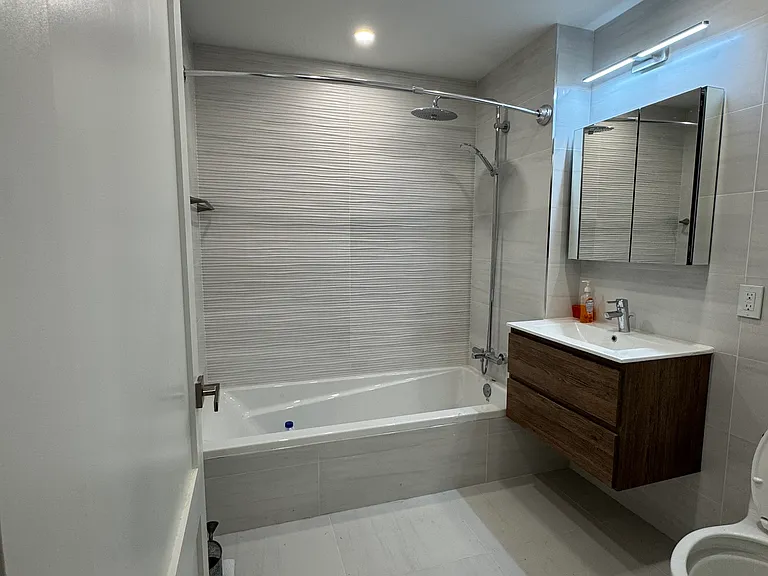 142 Bay 25th St #1 — Photo 4