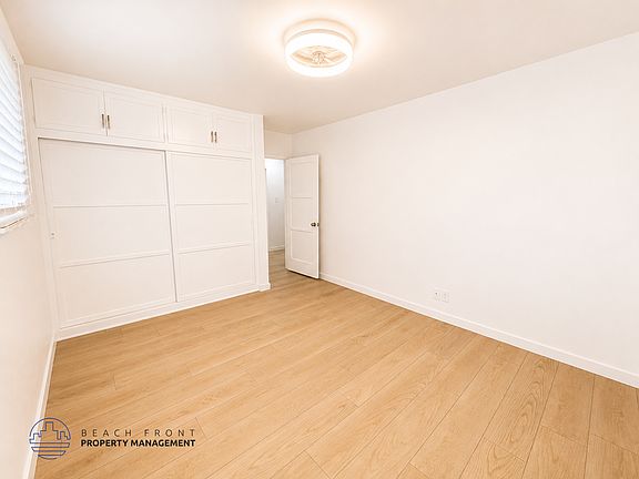 5th image of 3144 S Barrington Ave #3152-J
