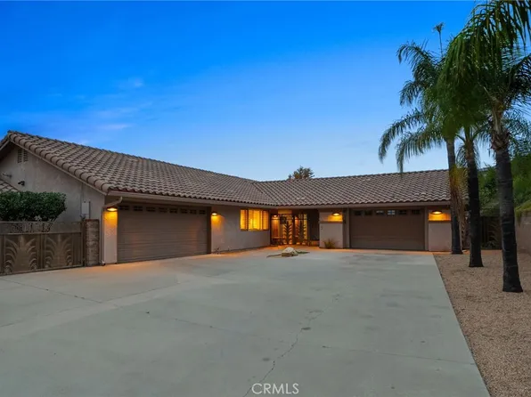 6850 Amber St, Highland, CA 92346
