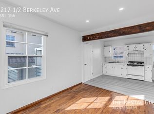 2217 1/2 Berkeley Ave, Los Angeles, CA 90026