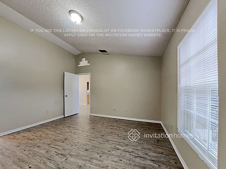 2624 Lake Jackson Cir — Photo 11