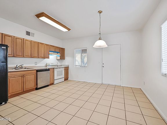 4th image of 5327 E Taylor St #A