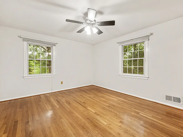 6711 Doane Ave — Photo 12