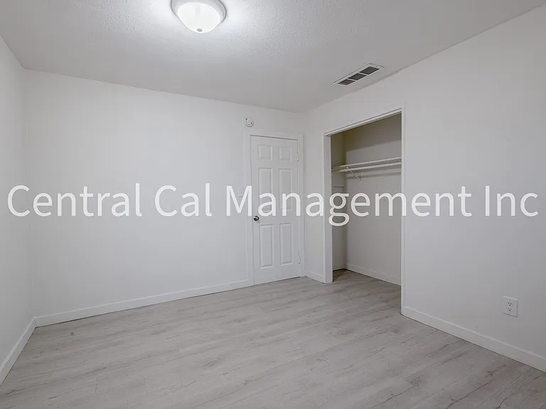 1313 E Planz Rd — Photo 8
