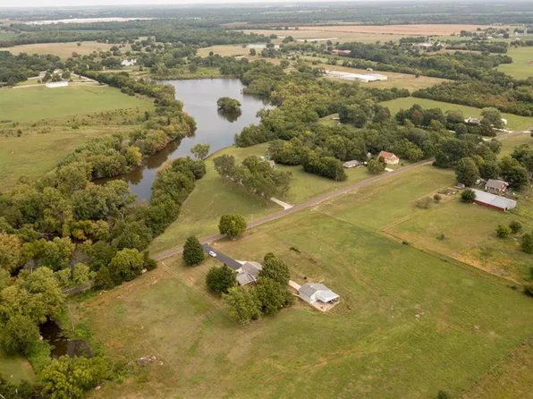 3122 Labette Ter, Ottawa, KS 66067