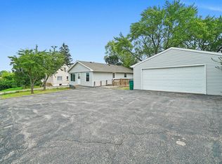 1617 N Lake Shore Dr, Round Lake Beach, IL 60073