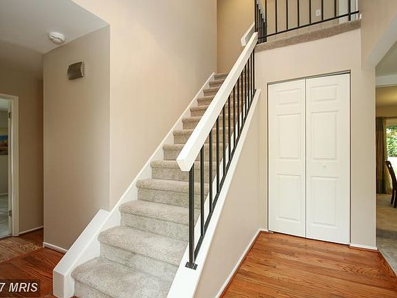 4th image of 9512 Ash Hollow Pl