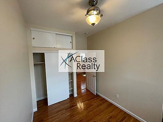 5th image of 32-29 Steinway St #2H