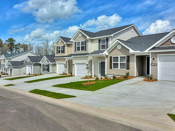 3rd image of 427 Amesbury Dr