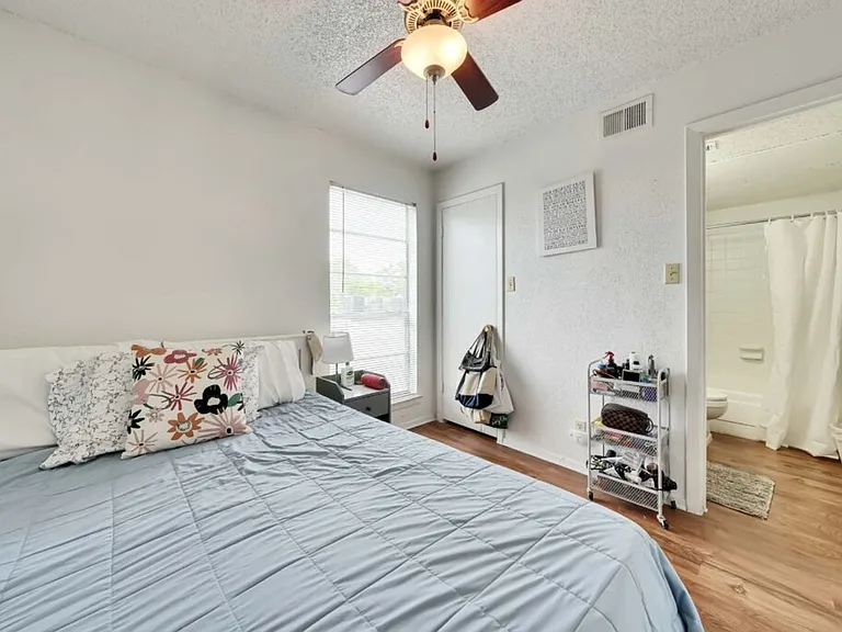 2803 Hemphill Park #B201 — Photo 25
