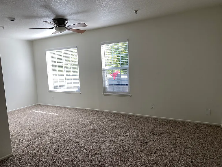 18252 Parkview Ln #205 — Photo 12
