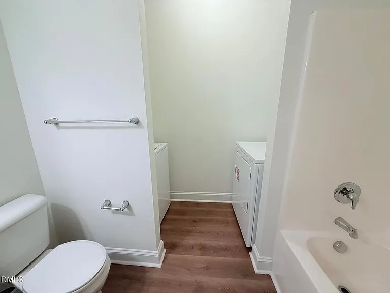 275 Michigan Ave — Photo 11