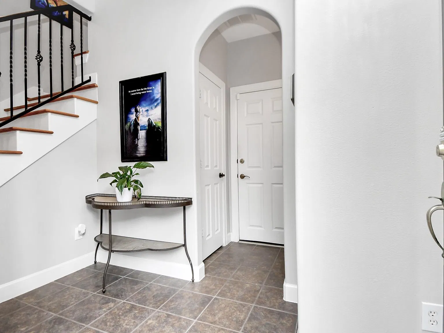 3 bed, 3.5 bath, 2305 sqft, $3,500 — Photo 3