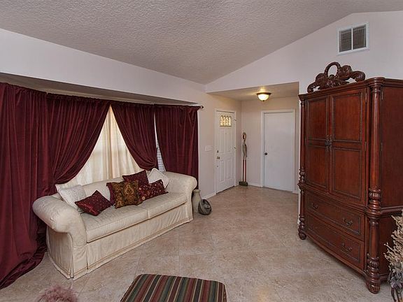 4th image of 1669 Bismarck Dr