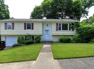 5 Salem Rd, West Haven, CT 06516
