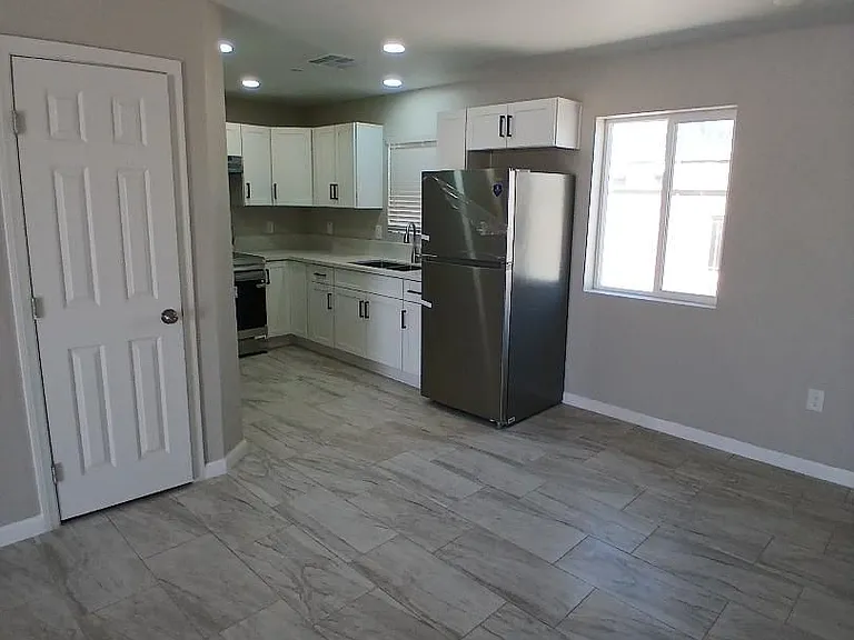 172 W Alamo St — Photo 7