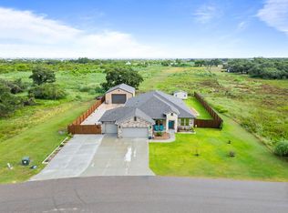 350 Villages Dr, Rockport, TX 78382