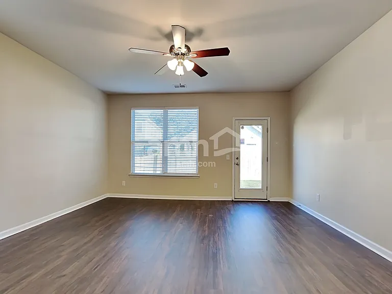 112 Orleans Ct — Photo 7