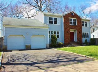 7 West Dr, Edison, NJ 08820