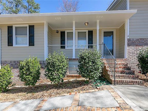 4th image of 2561 Oak Hill Dr