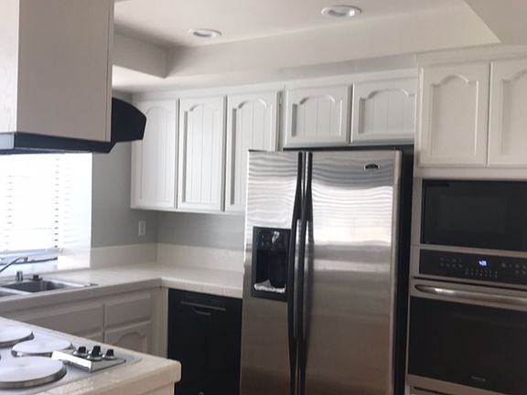 4th image of 500 1/2 S Catalina Ave