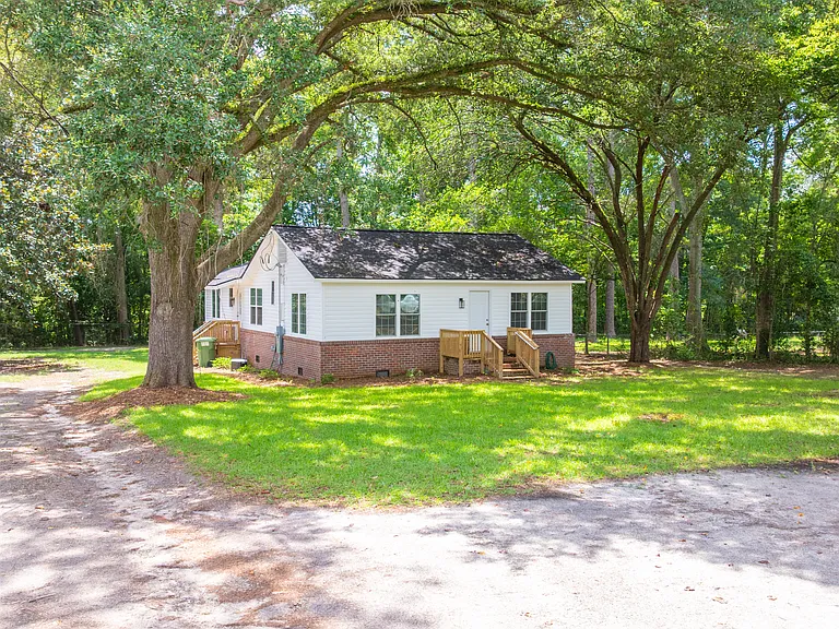 706 E Pinetree Blvd — Photo 10