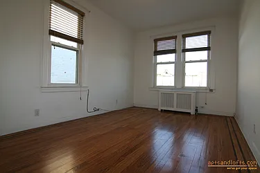 Rented by aptsandlofts.com
