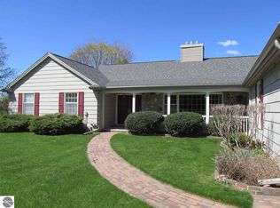 146 Doral Dr, Cadillac, MI 49601