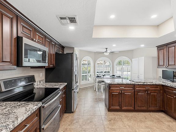 2nd image of 4113 E PARADISE Drive