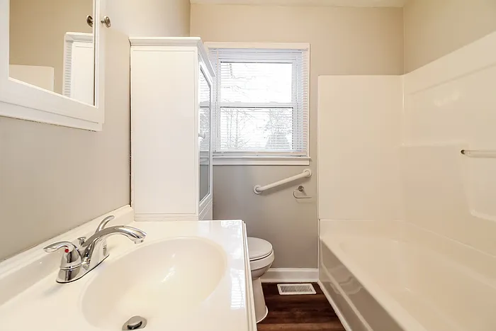 242 Pearson Rd — Photo 10