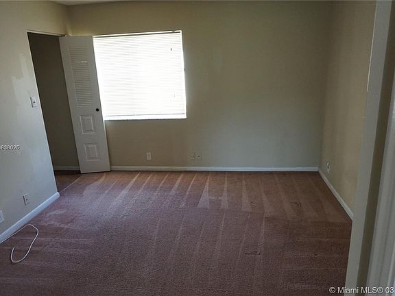 4th image of 1242 The Pointe Dr