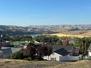 318 Kings Ln, Asotin, WA 99402