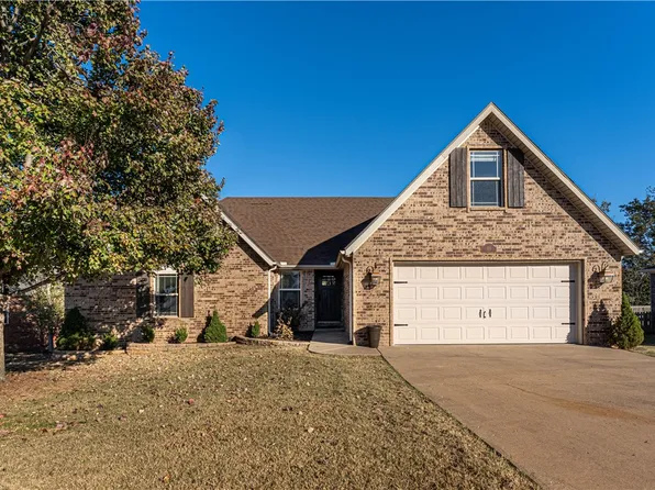 102 Lion Dr N, Gravette, AR 72736