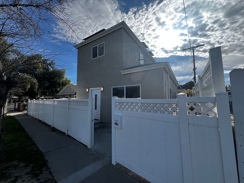 1st image of 7435 Encino Ave