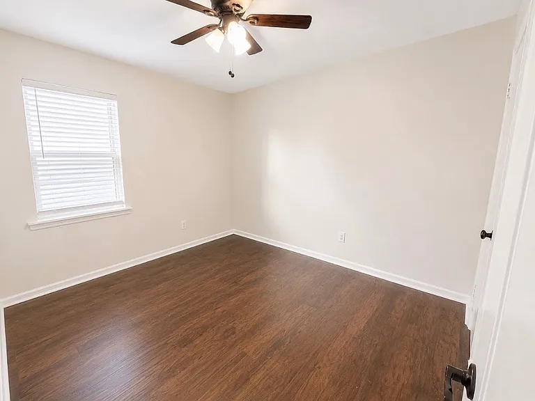 121 Country Dr — Photo 11