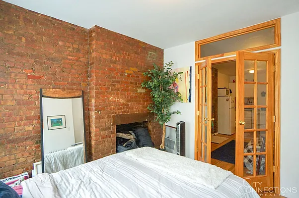 Rented by City Connections Realty | media 19