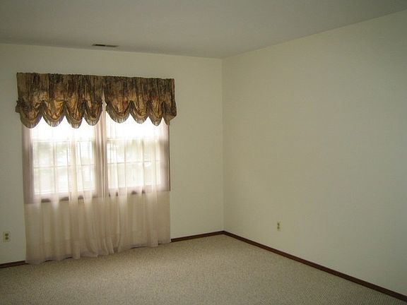 5th image of 265 Sedgewick Cir #1