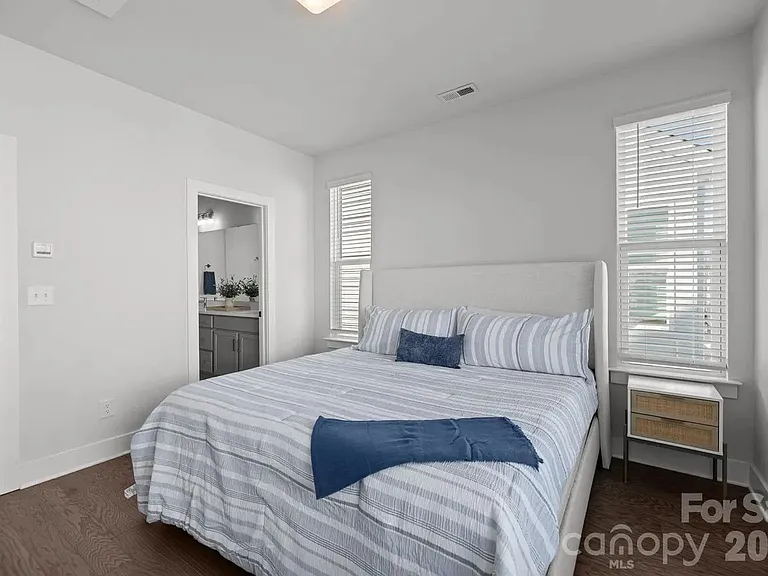 5011 York Park Ln — Photo 6