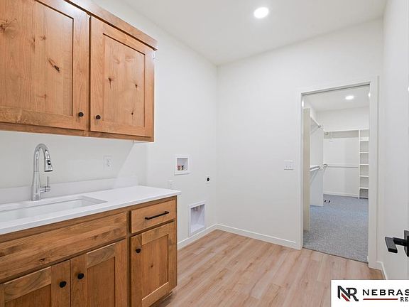 3rd image of 20902 Polk St